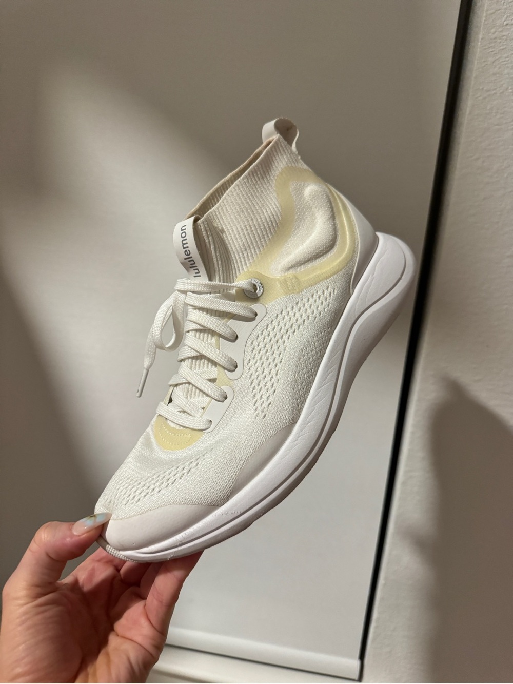 Lululemon women charge feel sneaker - Picture 4 of 7